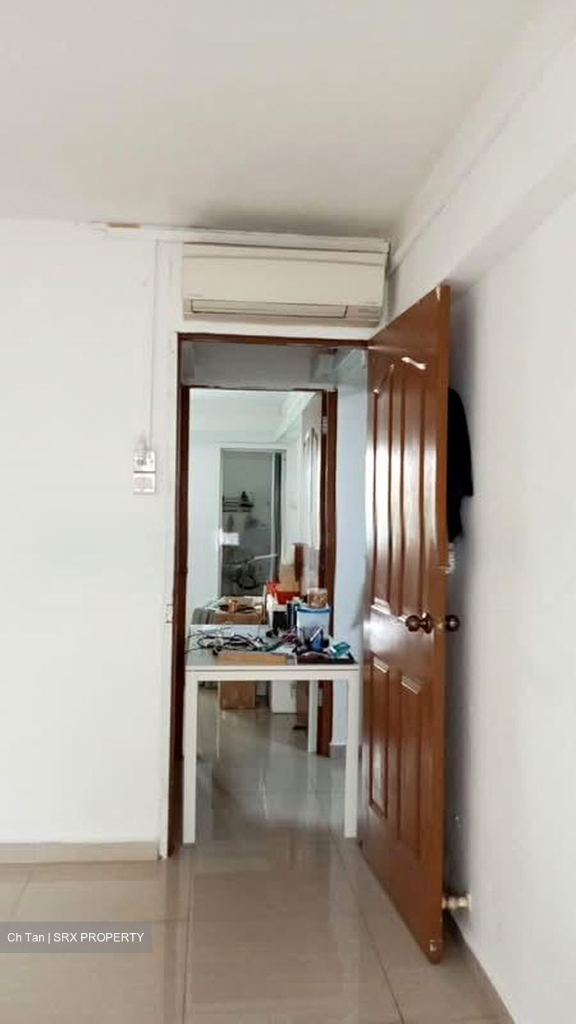 Blk 114 Jurong East Street 13 (Jurong East), HDB 3 Rooms #573079061